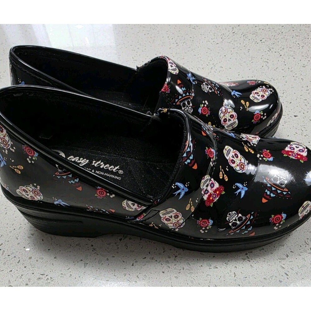 Easy Street Leeza comfortable slip-resistant clogs, Colorful sugar skulls sz 7w
